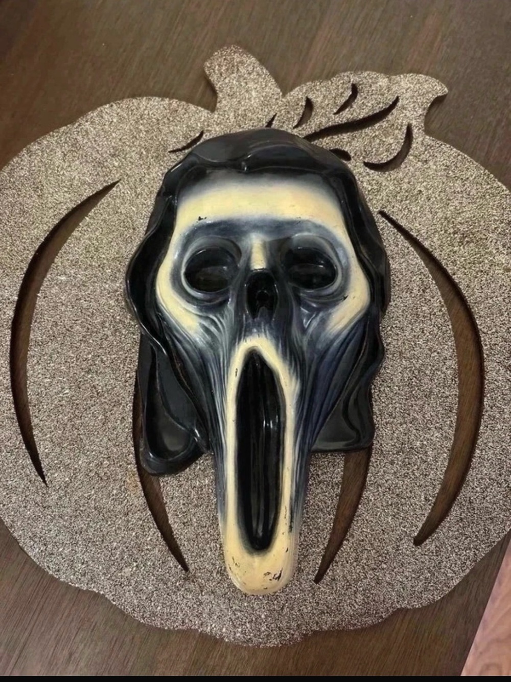 Vintage motion detector Scream Mask